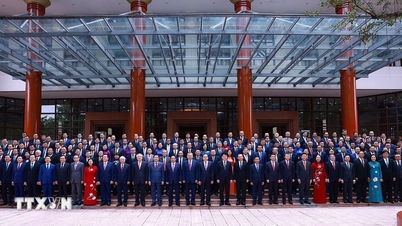 Bộ trưởng Công an Lương Tam Quang được bầu làm Ủy viên Bộ Chính trị