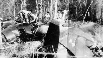 26 de abril de 1954: 50 aviones enemigos fueron alcanzados y tres fueron derribados en el lugar por nuestras tropas.