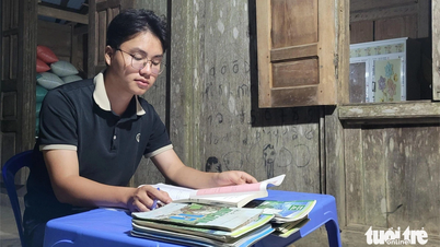 Sung A Hong durchquerte das Himmelstor Muong Lat, um mit Hauptfach Englisch an einer Universität zu studieren.