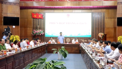 UBND tỉnh họp lấy ý kiến vào dự thảo 10 tờ trình