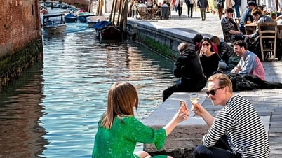 ទីក្រុង Venice ធ្វើឱ្យមានភ្លើងឆេះ
