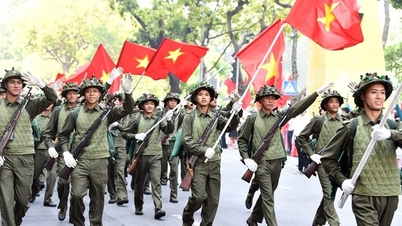 Những khoảnh khắc ấn tượng khi 8.000 người diễn thực cảnh Ngày Giải phóng Thủ đô bên hồ Gươm