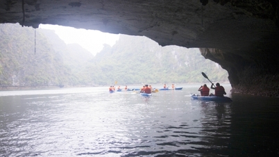 Hồ Ba Hầm - bức tranh tự nhiên hùng vĩ