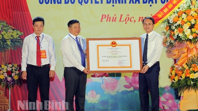 ឃុំ Phu Loc ប្រារព្ធខួប 60 ឆ្នាំនៃការបង្កើត និងប្រកាសសេចក្តីសម្រេចសម្រេចបាននូវស្តង់ដារជនបទថ្មីជឿនលឿន