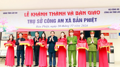 ប្រធានគណៈកម្មាធិការប្រជាជនខេត្ត Trinh Xuan Truong បានចូលរួមពិធីសម្ពោធទីស្នាក់ការប៉ុស្តិ៍ Ban Phiet និងនគរបាលឃុំ Trinh Tuong។