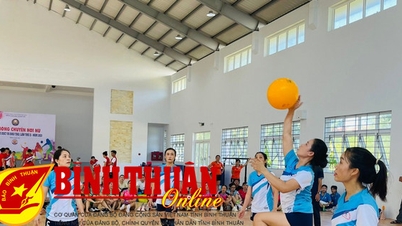 ការប្រកួតបាល់ទះវិស័យអប់រំស្រុក Phu Quy លើកទី២