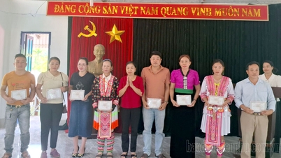 Nâng cao nhận thức, trách nhiệm bảo tồn trang phục truyền thống các dân tộc