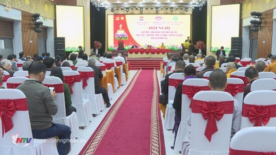 Nghe An ជួបជាមួយឥស្សរជន មន្ត្រី និងអ្នកដើរតាមសាសនាឆ្នើមក្នុងឆ្នាំ 2024