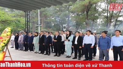 Eine Delegation der Provinz Thanh Hoa opferte Weihrauch zum Gedenken an General Vo Nguyen Giap und heldenhafte Märtyrer.