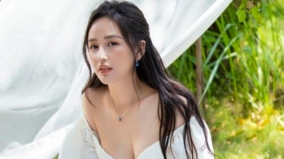 Not in showbiz, star Mai Phuong Thuy is still "hot" after 18 years of being crowned Miss?