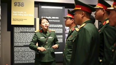 Cán bộ, chiến sĩ ở Hải Dương học tập truyền thống tại Bảo tàng Lịch sử quân sự Việt Nam
