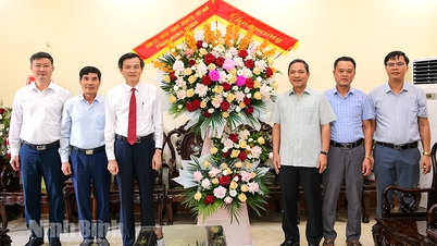 เลขาธิการพรรคประจำจังหวัดแสดงความยินดีกับสหภาพชาวนาเวียดนามเนื่องในวันสำคัญ