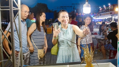 មនុស្ស​រាប់​ពាន់​នាក់​សម្រុក​ចូល​រួម​ពិធីបុណ្យ​បង្កង Cam Ranh ឆ្នាំ​២០២៤