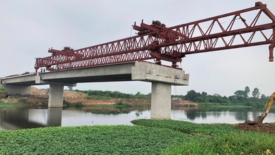 Striving to open Phi Xa bridge on May 30