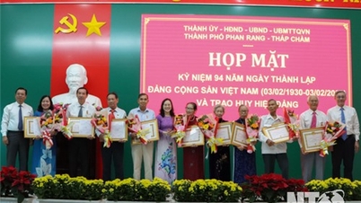 នៅតាមមូលដ្ឋាន និងអង្គភាពនានាជួបជុំគ្នាដើម្បីអបអរសាទរខួបលើកទី 94 នៃការបង្កើតបក្សកុម្មុយនិស្តវៀតណាម