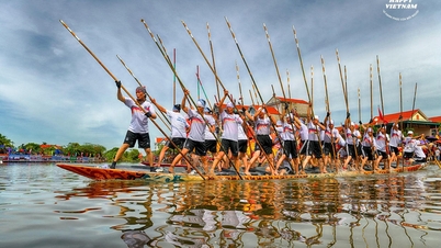 ពិធីបុណ្យប្រណាំងទូកនៅឃុំកោះ Hai Nam - ស្រុក Quang Yen - Quang Ninh