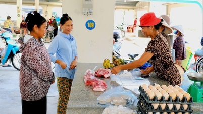 Alle Verkaufsstellen im neuen Phu Loc-Markt (Cam Giang) haben Eigentümer.