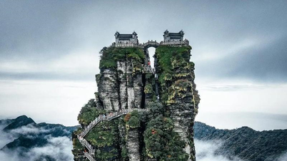 Der alte Tempel auf einem 2.500 Meter hohen Berggipfel in China wird mit einem Paradies auf Erden verglichen.
