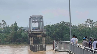 ស្ពាន Phong Chau បាក់​នៅ Phu Tho សាក្សី​មាន​ការភ្ញាក់ផ្អើល