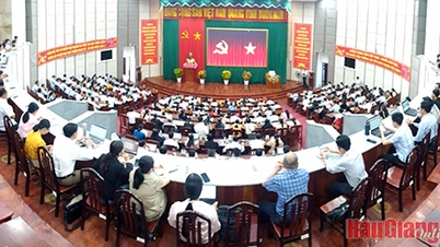 Tập huấn kỹ năng sáng tác tác phẩm báo chí về xây dựng Đảng