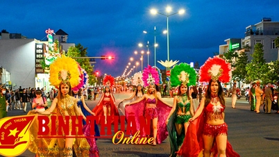 Developing cultural and artistic services for tourists