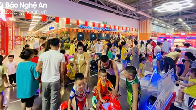 Chen chân đến các điểm vui chơi, mua sắm tại thành phố Vinh dịp lễ