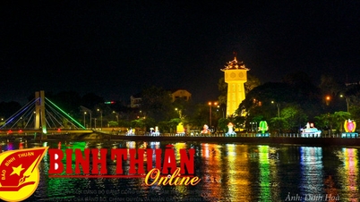 រាត្រីដ៏ភ្លឺស្វាងនៅលើទន្លេ Ca Ty