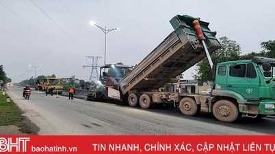 “ការខិតខំប្រឹងប្រែងអស់ពីកម្លាំងកាយចិត្ត” ដើម្បីជួសជុលការខូចខាតលើផ្លូវជាតិលេខ១ ឆ្លងកាត់ខេត្ត Ha Tinh