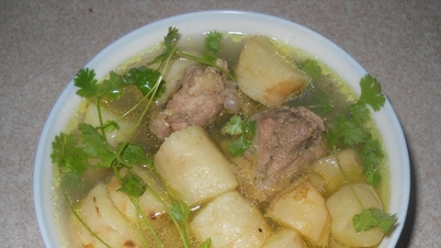 មក​ញ៉ាំ​ស៊ុប​ទា​មួយ​ចាន