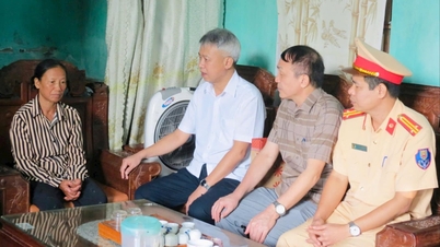 Hai Duong ចុះសួរសុខទុក្ខ និងផ្តល់អំណោយដល់ជនរងគ្រោះ និងក្រុមគ្រួសារជនរងគ្រោះដោយគ្រោះថ្នាក់ចរាចរណ៍