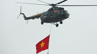 Dàn trực thăng tập bay treo cờ chào mừng 70 năm chiến thắng Điện Biên Phủ