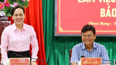NTO - ក្រុមប្រឹក្សាវិចារណកថានៃកាសែត Ninh Thuan ធ្វើការជាមួយគណៈកម្មាធិការអចិន្ត្រៃយ៍នៃគណៈកម្មាធិការបក្សទីក្រុង Phan Rang