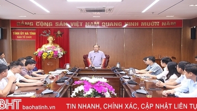 Ha Tinh ជួបជាមួយនិស្សិតនៃថ្នាក់ទ្រឹស្តីនយោបាយជឿនលឿន
