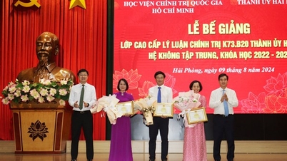 ពិធីបិទថ្នាក់ទ្រឹស្តីនយោបាយកម្រិតខ្ពស់ K73.B20 គណៈកម្មាធិការបក្សទីក្រុង Hai Phong ប្រព័ន្ធមិនប្រមូលផ្តុំ វគ្គ 2022 - 2024