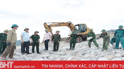 "ជួសជុល" ជញ្ជាំងសមុទ្រ Cam Nhuong មុនរដូវព្យុះ
