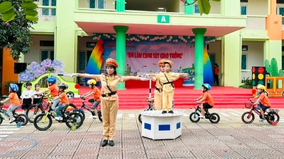 Lebih dari 500 anak prasekolah di Kota Hai Duong berpartisipasi dalam program "Saya Seorang Polisi Lalu Lintas".