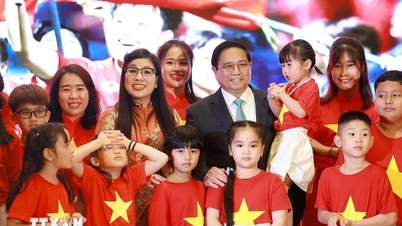 Thủ tướng Phạm Minh Chính gặp cộng đồng người Việt Nam tại UAE
