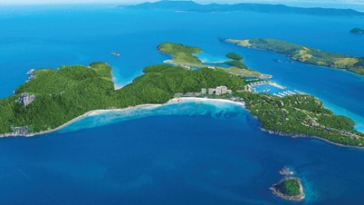 Popular resort island boycotted after sudden complete ban on cash.