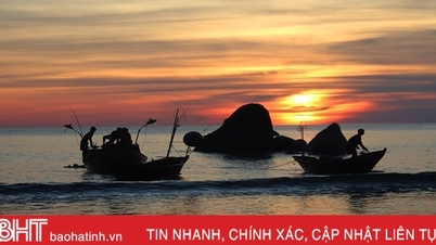ថ្ងៃរះនៅលើឆ្នេរ Ky Xuan