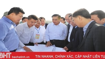 ประธานคณะกรรมการประชาชนจังหวัดตรวจเยี่ยมโครงการและโบราณสถานต่างๆ ในเมืองงีซวน