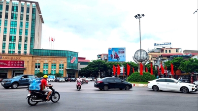 Hai Duong City diverts traffic at Independence Square intersection right after the holiday to renovate and reorganize traffic.