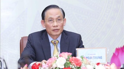Comrade Le Hoai Trung holds the position of member of the Secretariat.