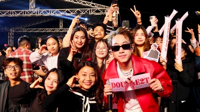 De nombreux rappeurs célèbres se produisent à l'Université Thanh Dong