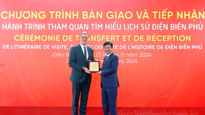 Bàn giao hệ thống bảng thông tin, biển chỉ hướng tham quan, tìm hiểu lịch sử Điện Biên Phủ