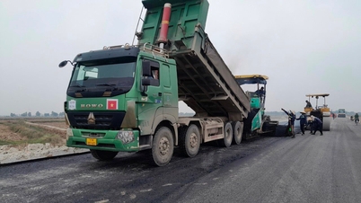 Completed laying 4.8 km of asphalt concrete under the North axis road