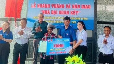 ប្រគល់ផ្ទះមហាសាមគ្គីជូនគ្រួសារក្រីក្រនៅឃុំភឿកហា