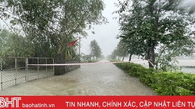 ฝนตกหนักน้ำท่วมบ้านหลายหลัง นักเรียนขาดเรียน