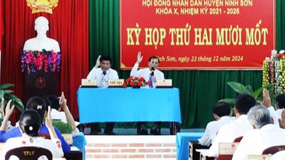 ក្រុមប្រឹក្សាប្រជាជនស្រុក Ninh Son បានរៀបចំសម័យប្រជុំលើកទី២១