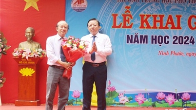 Comrade Le Huyen, Vice Chairman of the Provincial People's Committee attended the opening ceremony of the new school year 2024-2025
