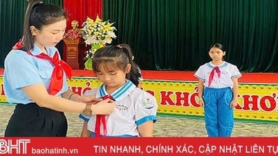 អ្នកដឹកនាំក្រុមមានភាពសាទរ និងច្នៃប្រឌិត។